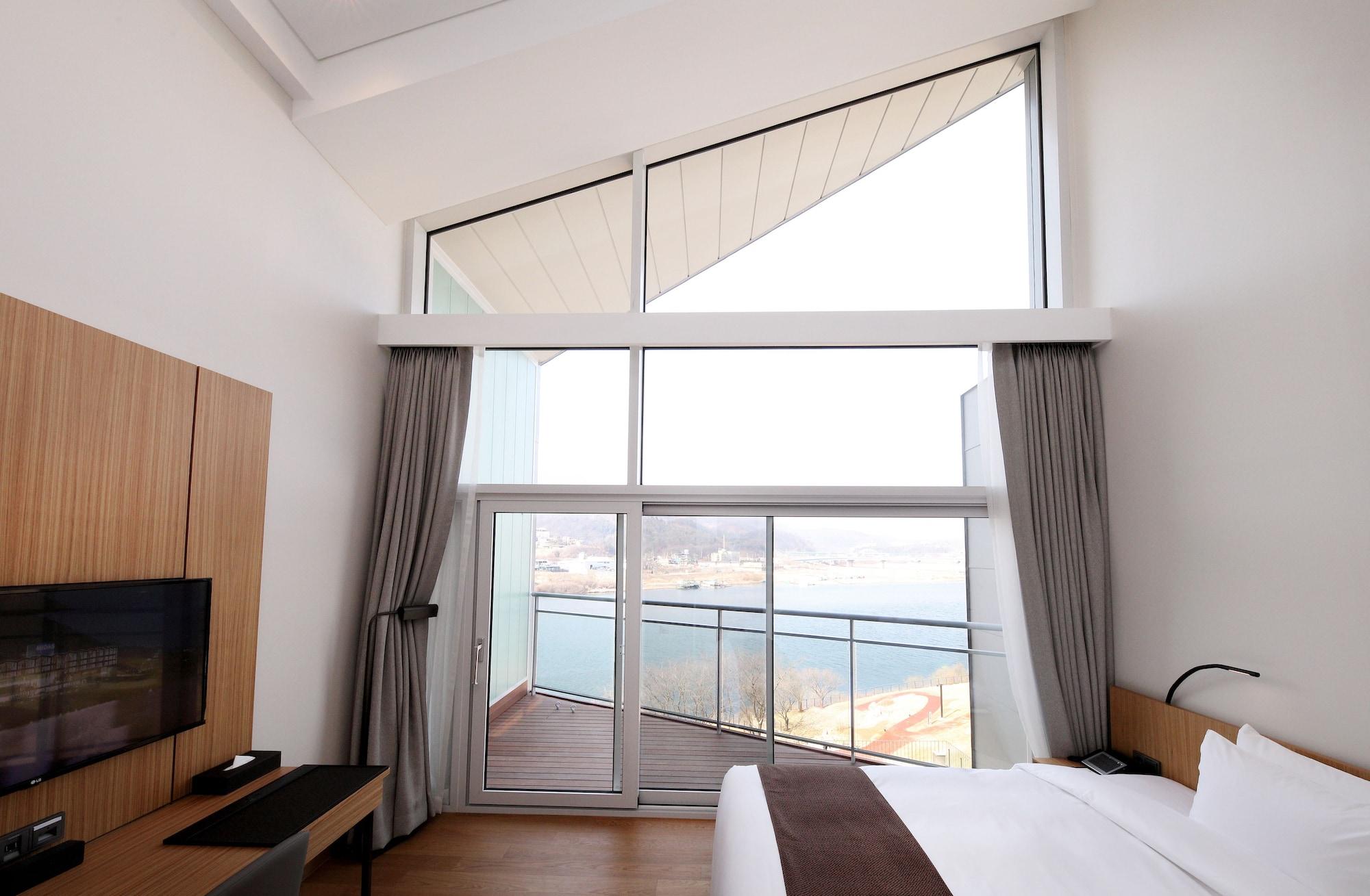 มิดาส โฮเต็ล แอนด์ รีสอร์ต Hotel คาพยอง ภายนอก รูปภาพ