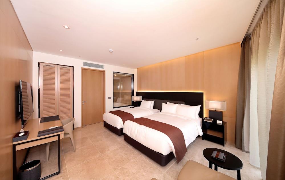 มิดาส โฮเต็ล แอนด์ รีสอร์ต Hotel คาพยอง ภายนอก รูปภาพ