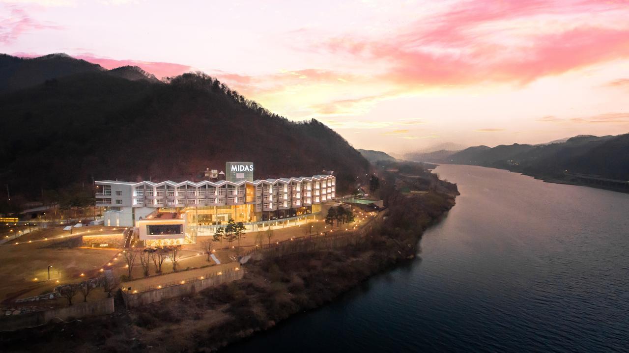มิดาส โฮเต็ล แอนด์ รีสอร์ต Hotel คาพยอง ภายนอก รูปภาพ