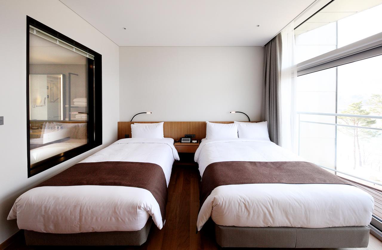 มิดาส โฮเต็ล แอนด์ รีสอร์ต Hotel คาพยอง ภายนอก รูปภาพ